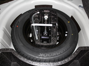 2015款1.6L 自动豪华版 备胎