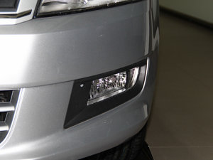 2015款1.6L 自动豪华版 前雾灯