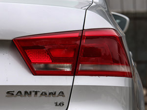 2015款1.6L 自动舒适版 尾灯