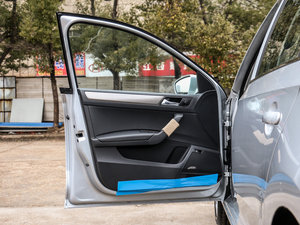 2015款1.6L 自动舒适版 驾驶位车门