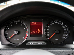 2015款1.6L 自动舒适版 仪表