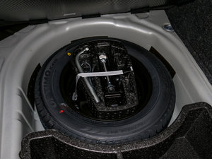 2015款1.6L 自动舒适版 备胎