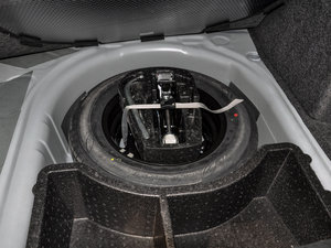 2015款1.6L 手动舒适版 备胎