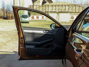 2015280TSI DSGm {λ܇T