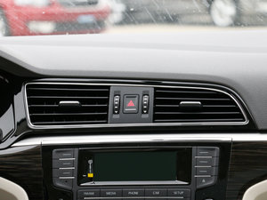 2015款280TSI MT舒适型 中控区