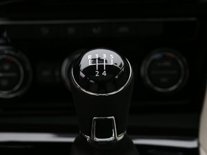 2015款280TSI MT舒适型 中控区