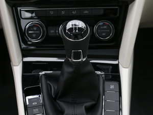 2015款280TSI MT舒适型 中控区