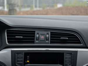 2015款230TSI DSG风尚型 中控区