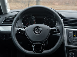 2015款230TSI DSG风尚型 中控区