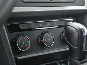 2015款230TSI DSG风尚型 中控区