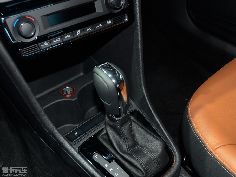 2015ɣ{Ƽ{ 230TSI DSGA