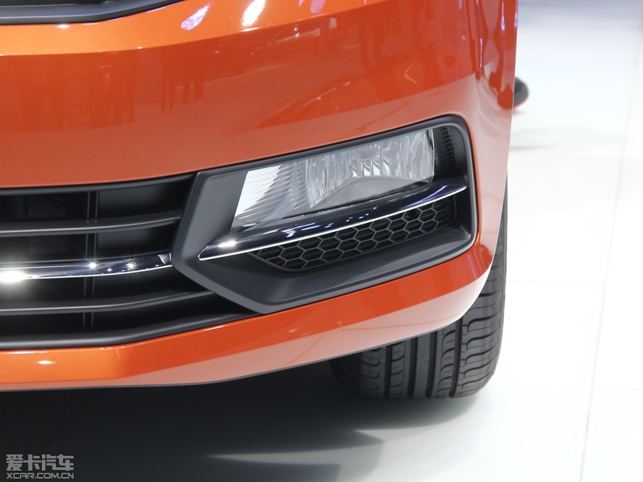 2015ɣ{Ƽ{ 230TSI DSGA