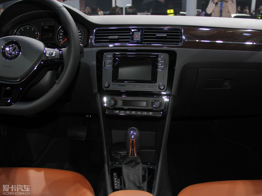 2015ɣ{Ƽ{ 230TSI DSGA