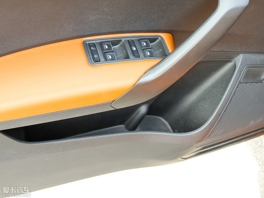 2015ɣ{Ƽ{ 230TSI DSGA