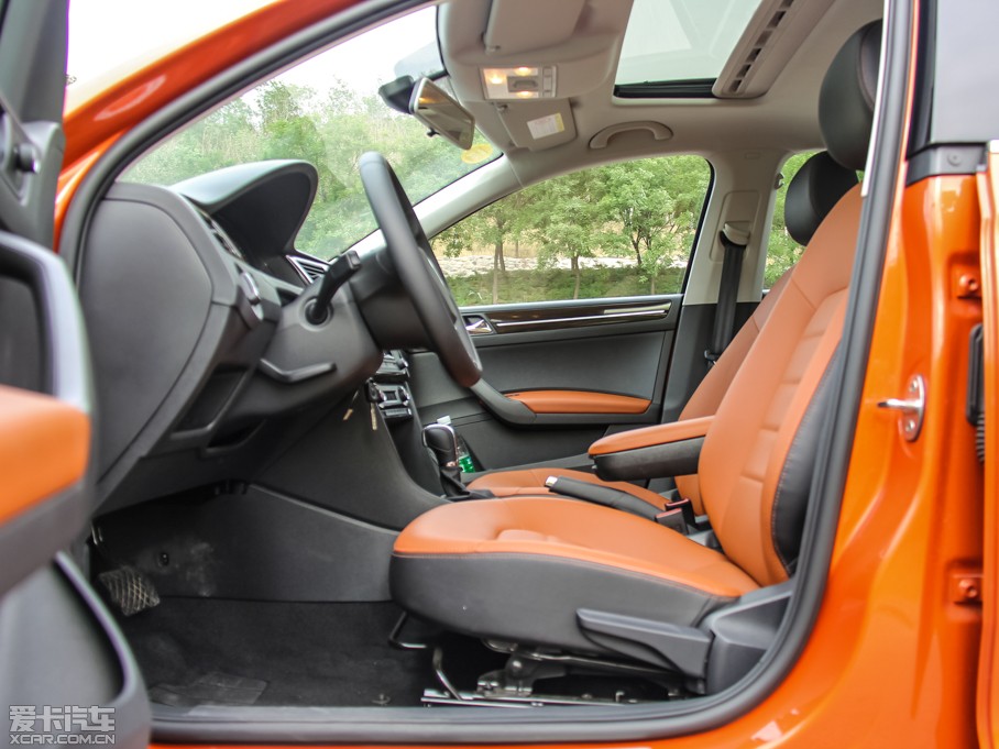 2015ɣ{Ƽ{ 230TSI DSGA