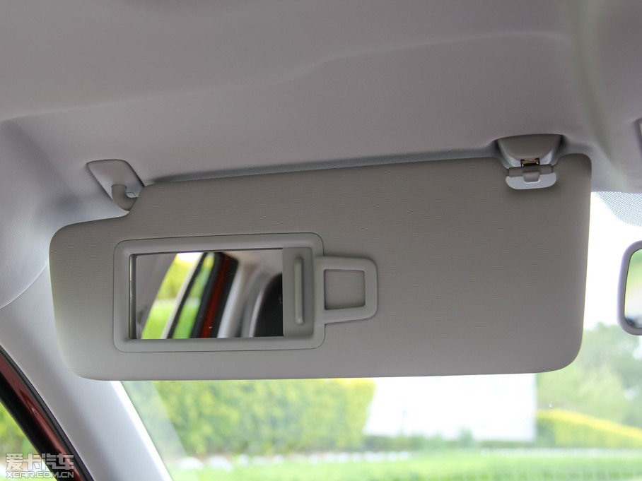 2015ɣ{Ƽ{ 230TSI DSGA