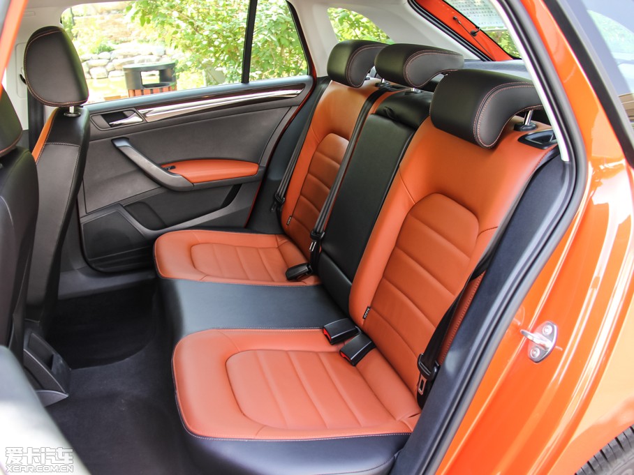 2015ɣ{Ƽ{ 230TSI DSGA