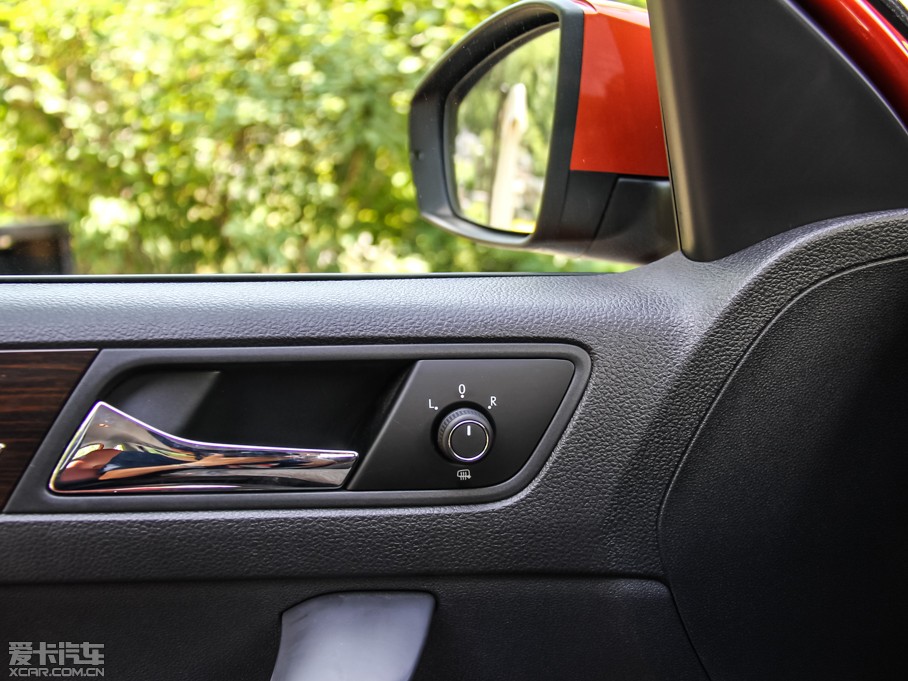 2015ɣ{Ƽ{ 230TSI DSGA