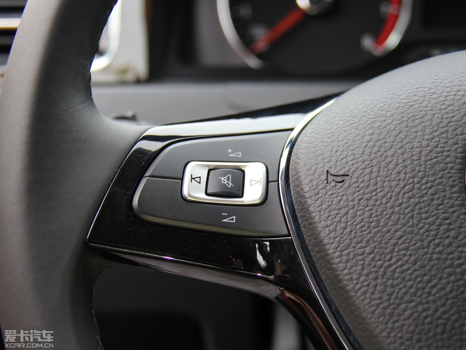 2015ɣ{Ƽ{ 230TSI DSGA