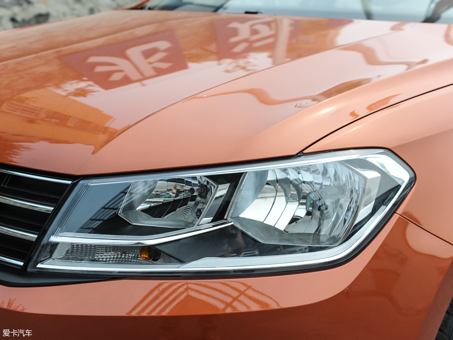 2015ɣ{Ƽ{ 230TSI DSGm