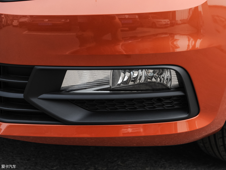 2015ɣ{Ƽ{ 230TSI DSGm