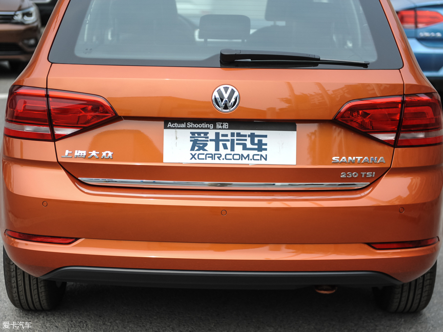 2015ɣ{Ƽ{ 230TSI DSGm