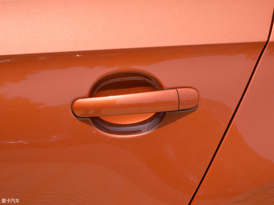 2015ɣ{Ƽ{ 230TSI DSGm