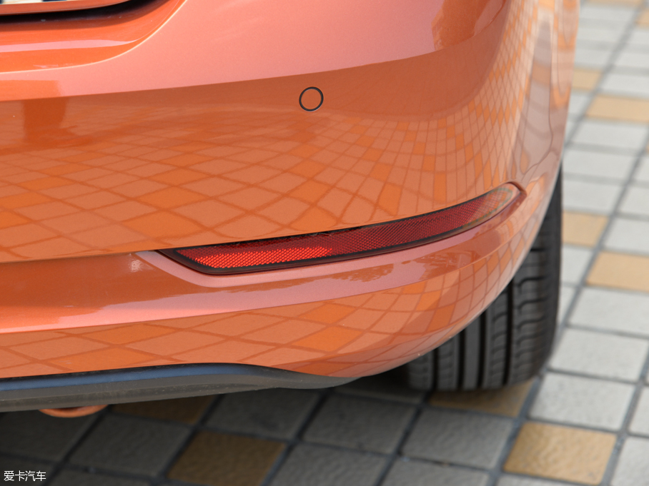 2015ɣ{Ƽ{ 230TSI DSGm