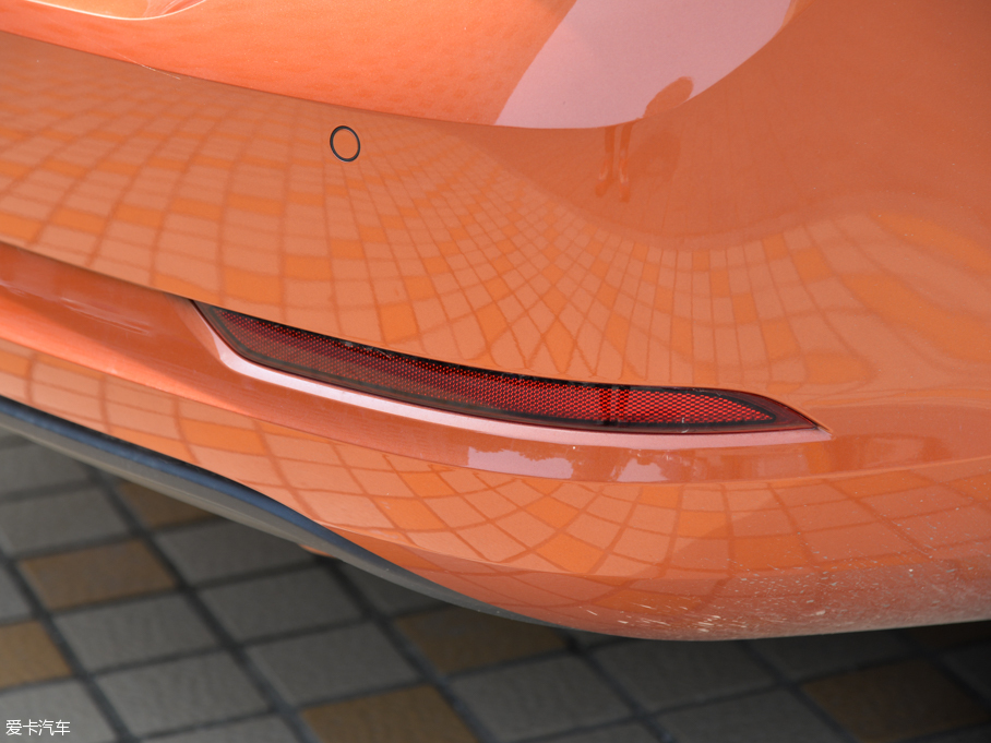 2015ɣ{Ƽ{ 230TSI DSGm