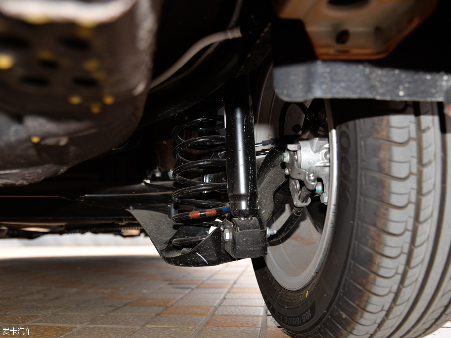 2015ɣ{Ƽ{ 230TSI DSGm