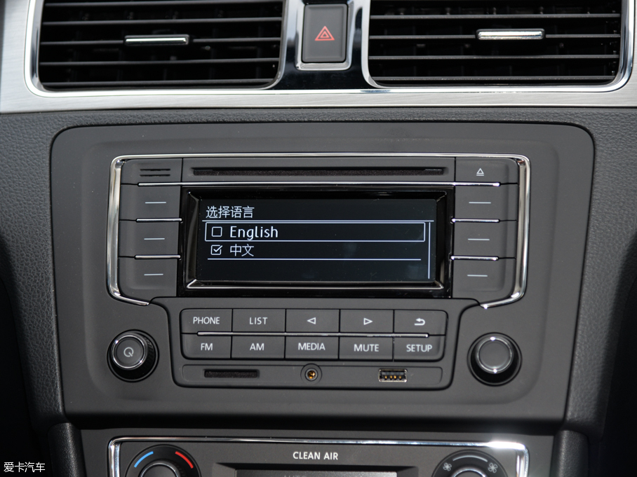 2015ɣ{Ƽ{ 230TSI DSGm