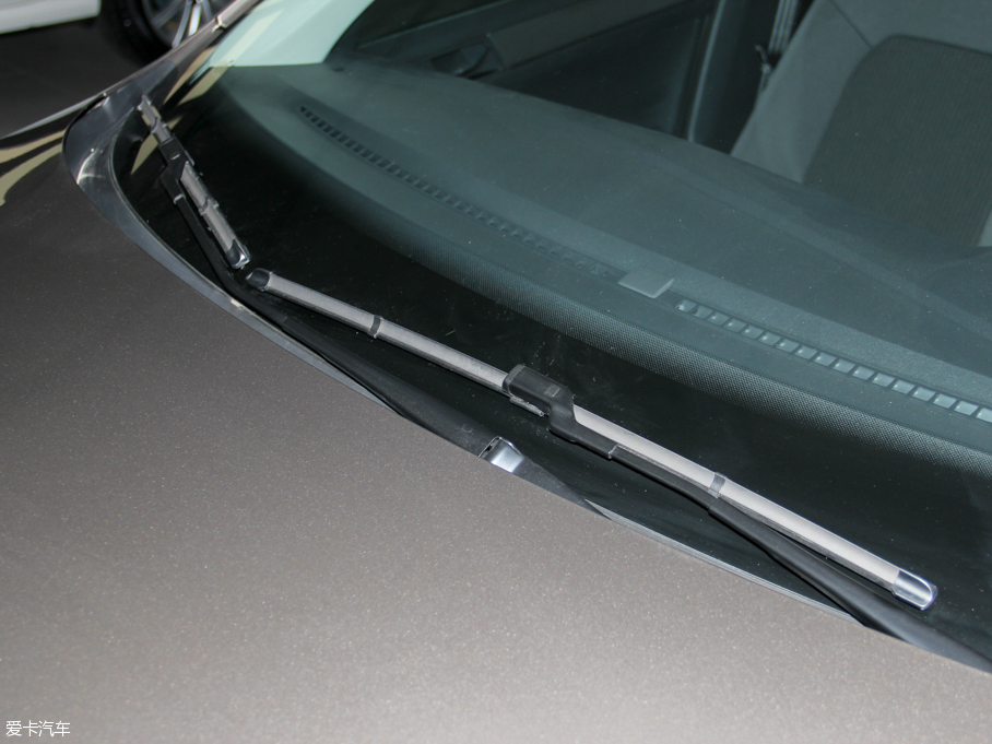 2015ɣ{Ƽ{ 1.6L ք(dng)L(fng)