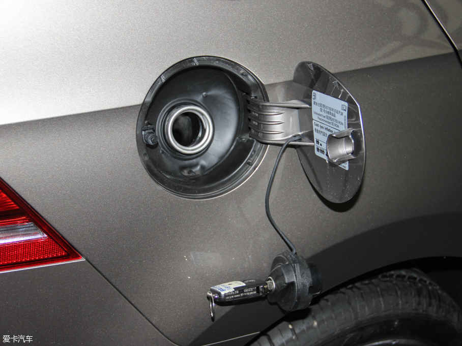 2015ɣ{Ƽ{ 1.6L ք(dng)L(fng)