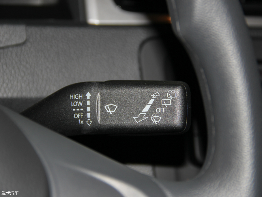 2015ɣ{Ƽ{ 1.6L ք(dng)L(fng)