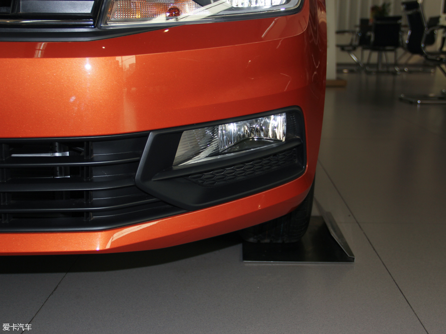 2015ɣ{Ƽ{ 1.6L ք(dng)m