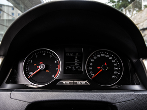 上海大眾2015款桑塔納