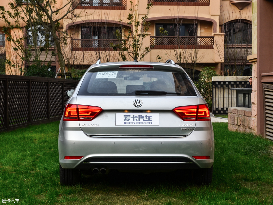 2015݃Ɏ 230TSI DSGA