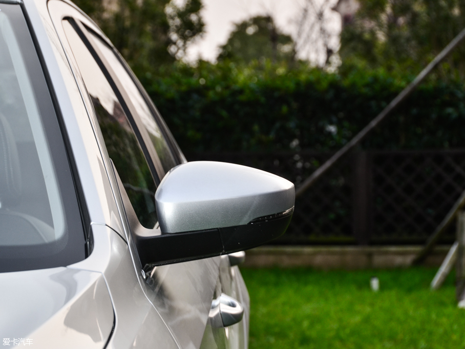 2015݃Ɏ 230TSI DSGA