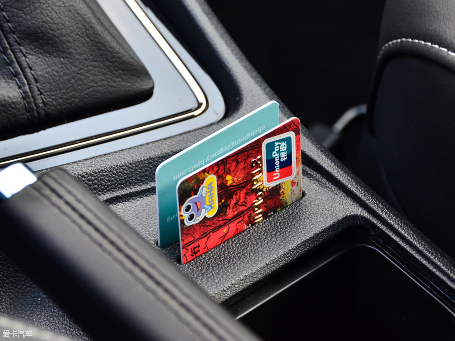 2015݃Ɏ 230TSI DSGA