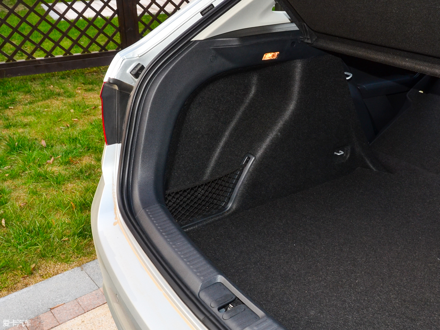 2015݃Ɏ 230TSI DSGA