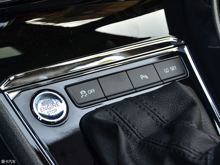 2015݃Ɏ 230TSI DSGA