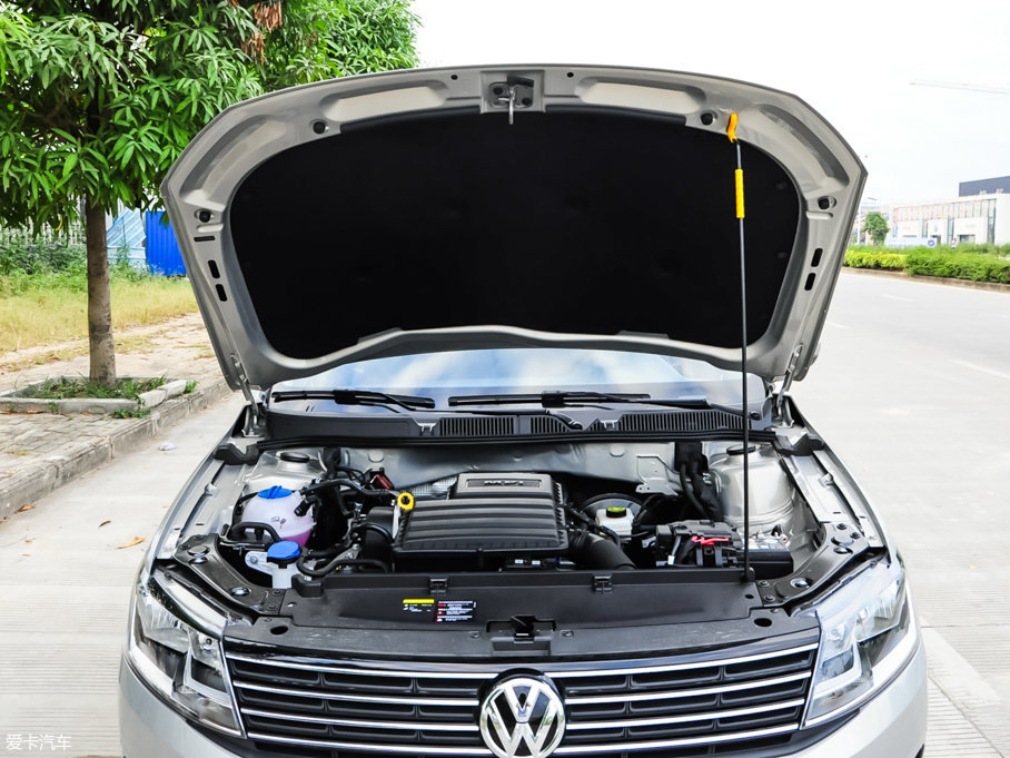 上汽大眾2015款朗逸