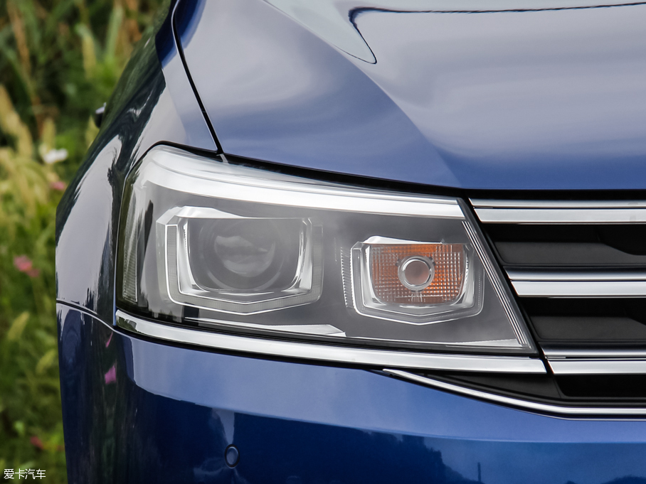 2015݃Ɏ 230TSI DSGA