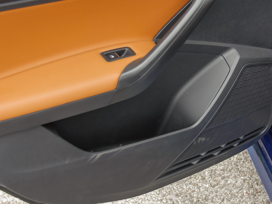 2015݃Ɏ 230TSI DSGA