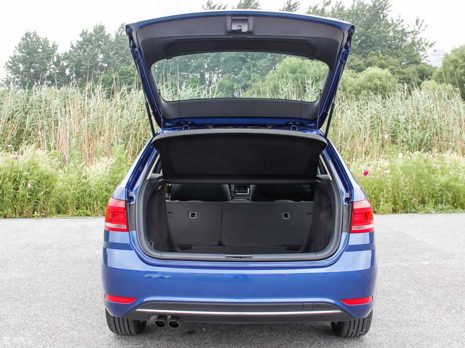 2015݃Ɏ 230TSI DSGA