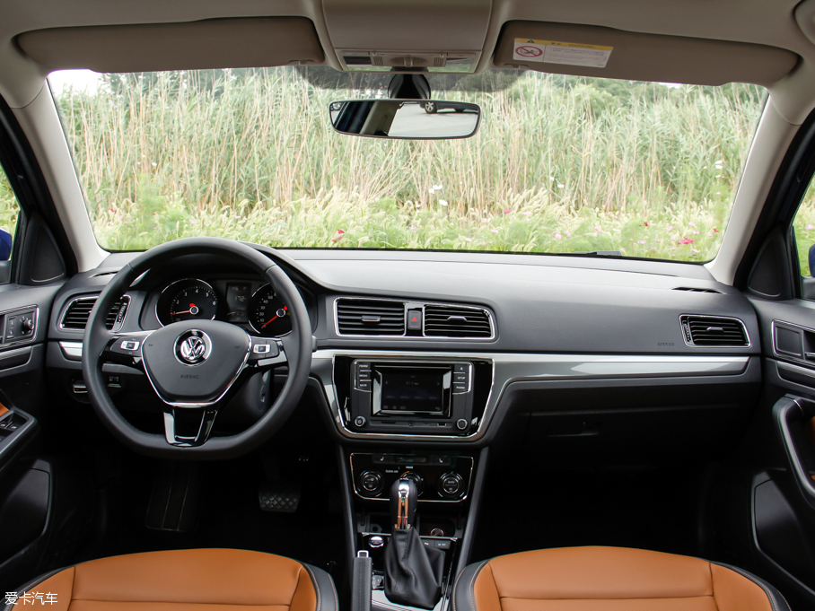 2015݃Ɏ 230TSI DSGA