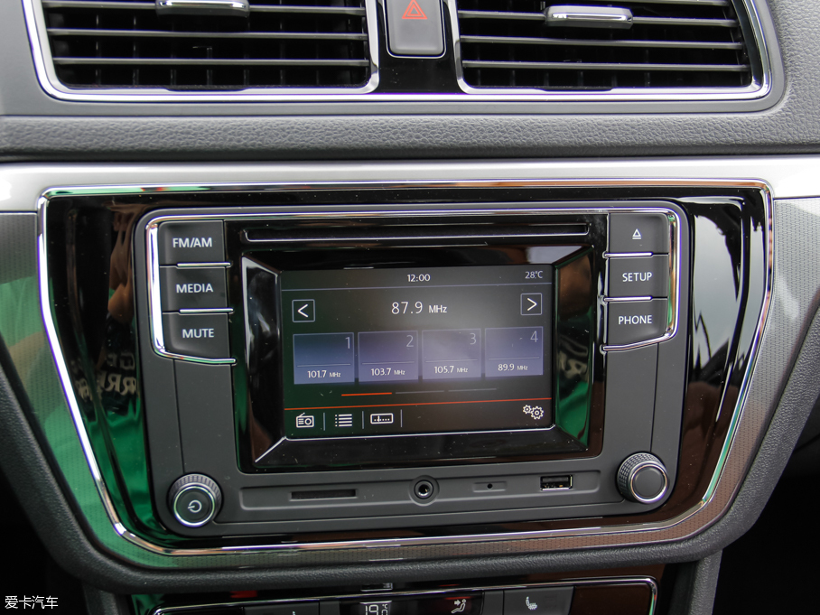 2015݃Ɏ 230TSI DSGA