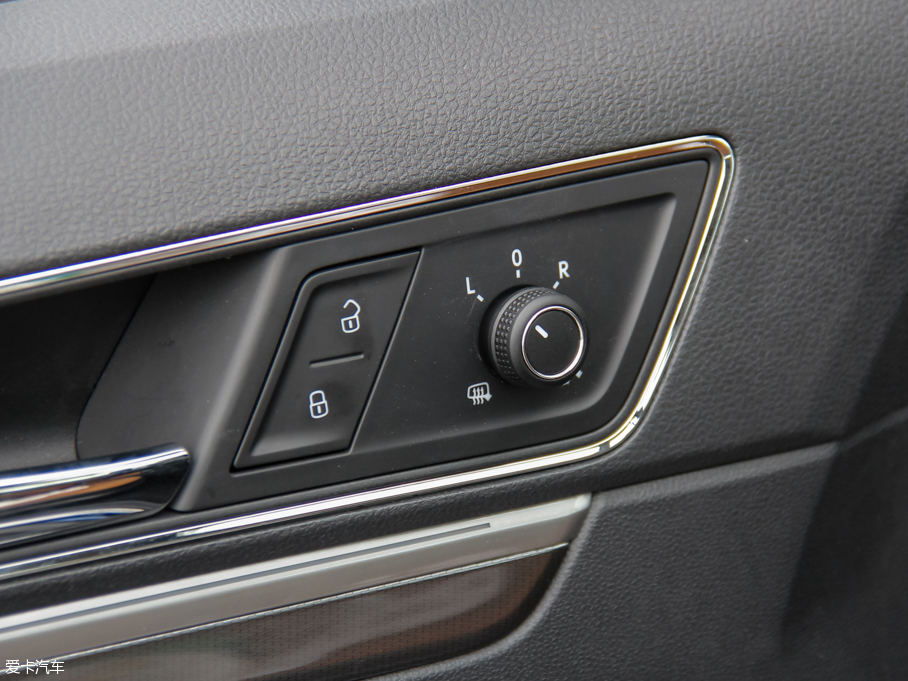 2015݃Ɏ 230TSI DSGA