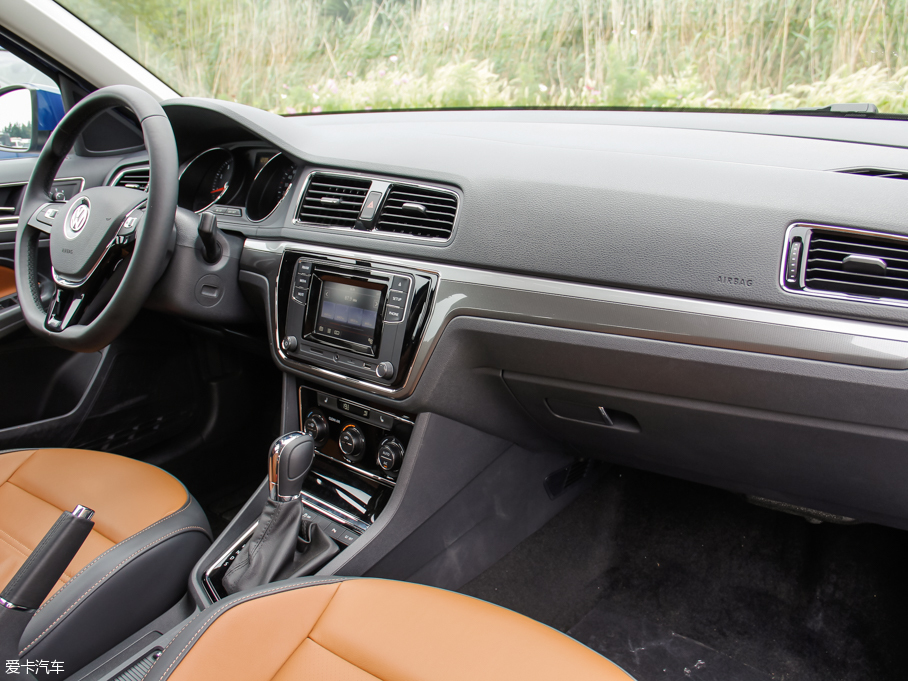 2015݃Ɏ 230TSI DSGA