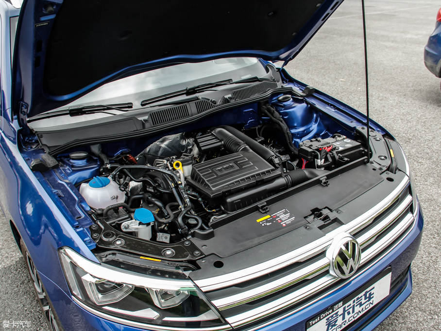 2015݃Ɏ 230TSI DSGA